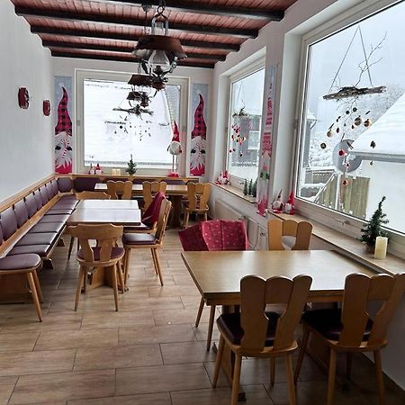 Haus Astenblick In Winterberg Fuer Bis Zu 35 Personen Fuer Wanderveranstaltungen Und Familienfeiern Dış mekan fotoğraf