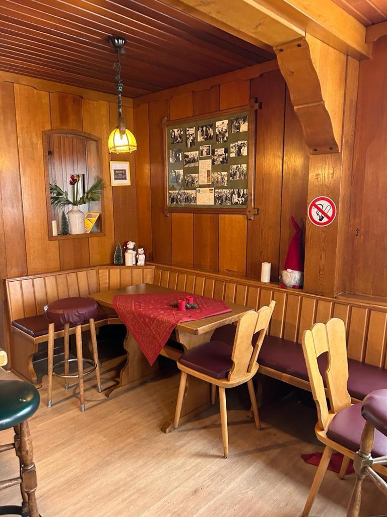 Haus Astenblick In Winterberg Fuer Bis Zu 35 Personen Fuer Wanderveranstaltungen Und Familienfeiern Dış mekan fotoğraf