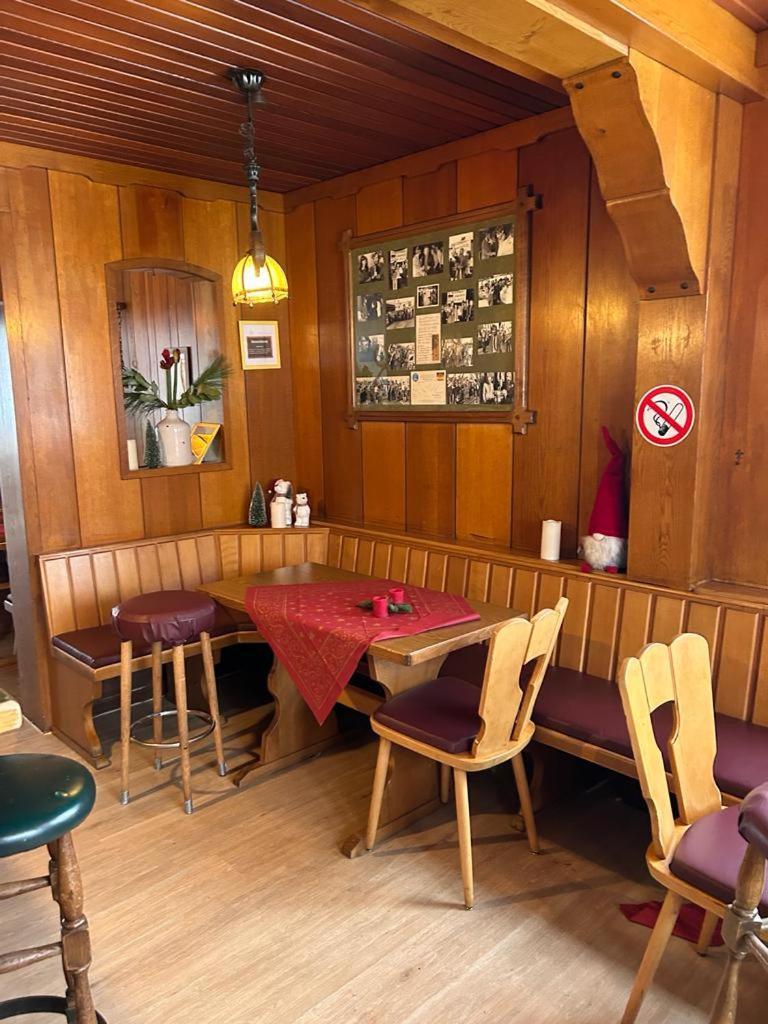 Haus Astenblick In Winterberg Fuer Bis Zu 35 Personen Fuer Wanderveranstaltungen Und Familienfeiern Dış mekan fotoğraf