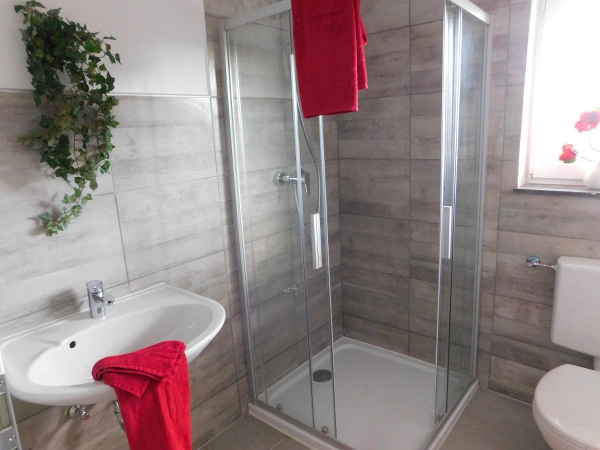 Haus Astenblick In Winterberg Fuer Bis Zu 35 Personen Fuer Wanderveranstaltungen Und Familienfeiern Dış mekan fotoğraf